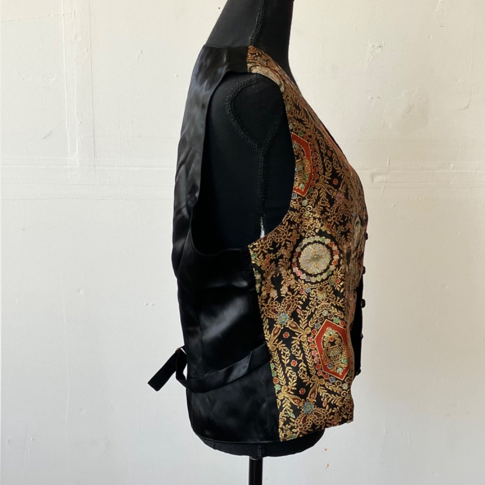 Vintage metallic decorative vest - Picture 7 of 10